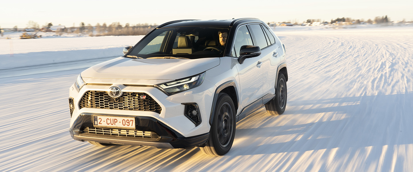 Profil dan Spesifikasi Toyota RAV4 GR Sport PHEV, Tampil Perdana di